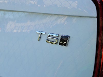 2018 Volvo XC90 T5 AWD 5-Passenger Momentum *Ltd Avail*