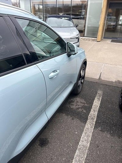 2019 Volvo XC40 T5 AWD Momentum