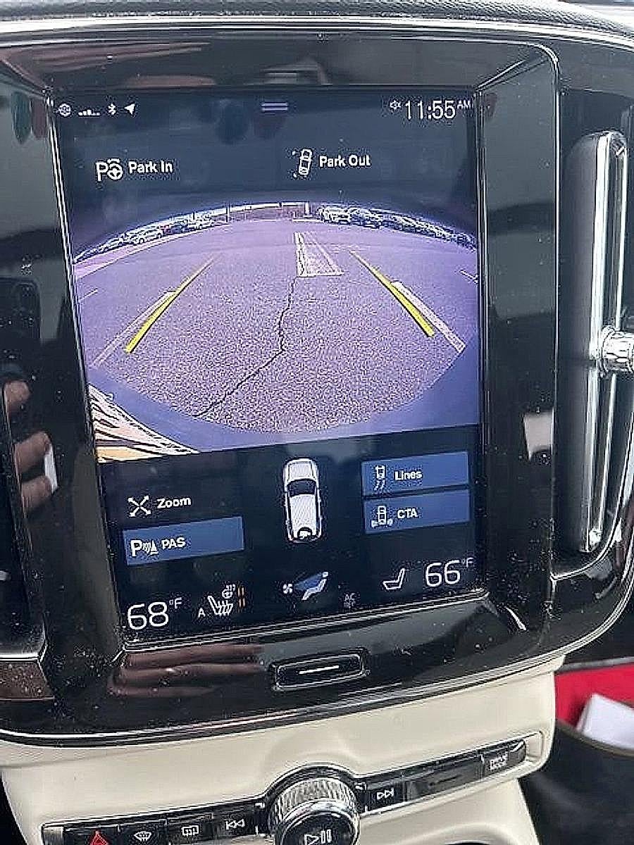 2019 Volvo XC40 T5 AWD Momentum