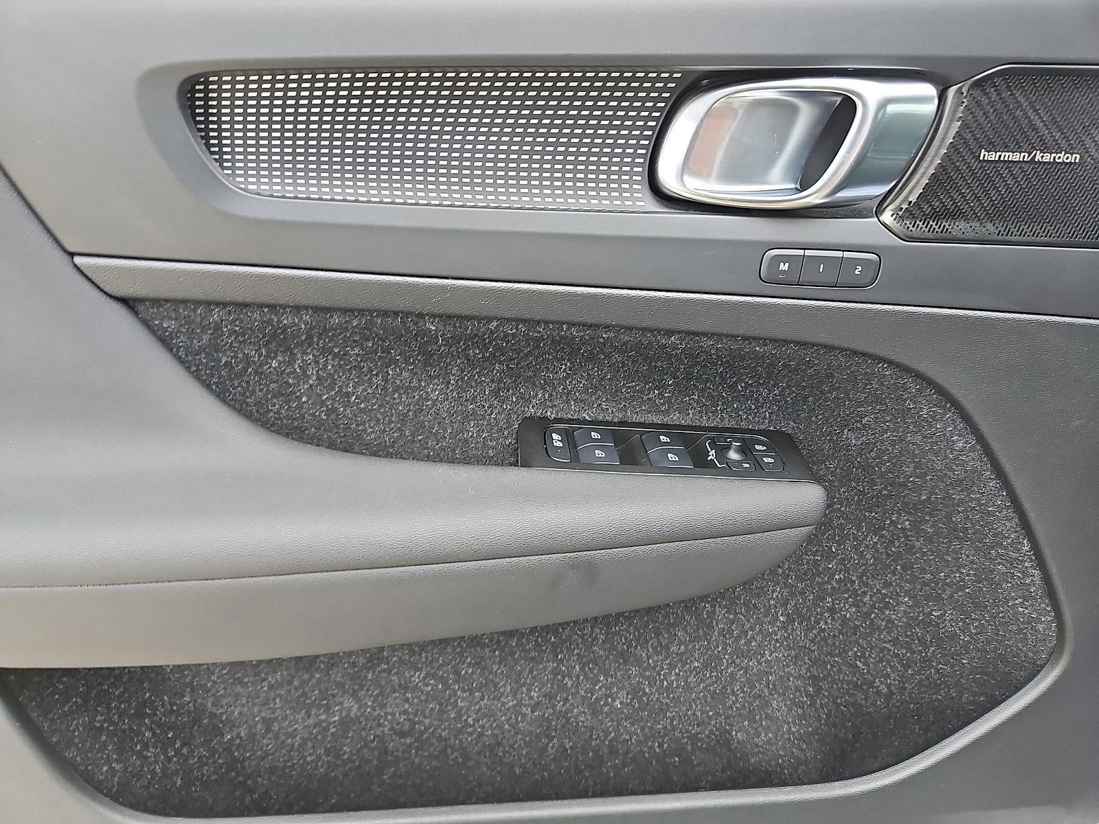 2021 Volvo XC40 T5 AWD R-Design