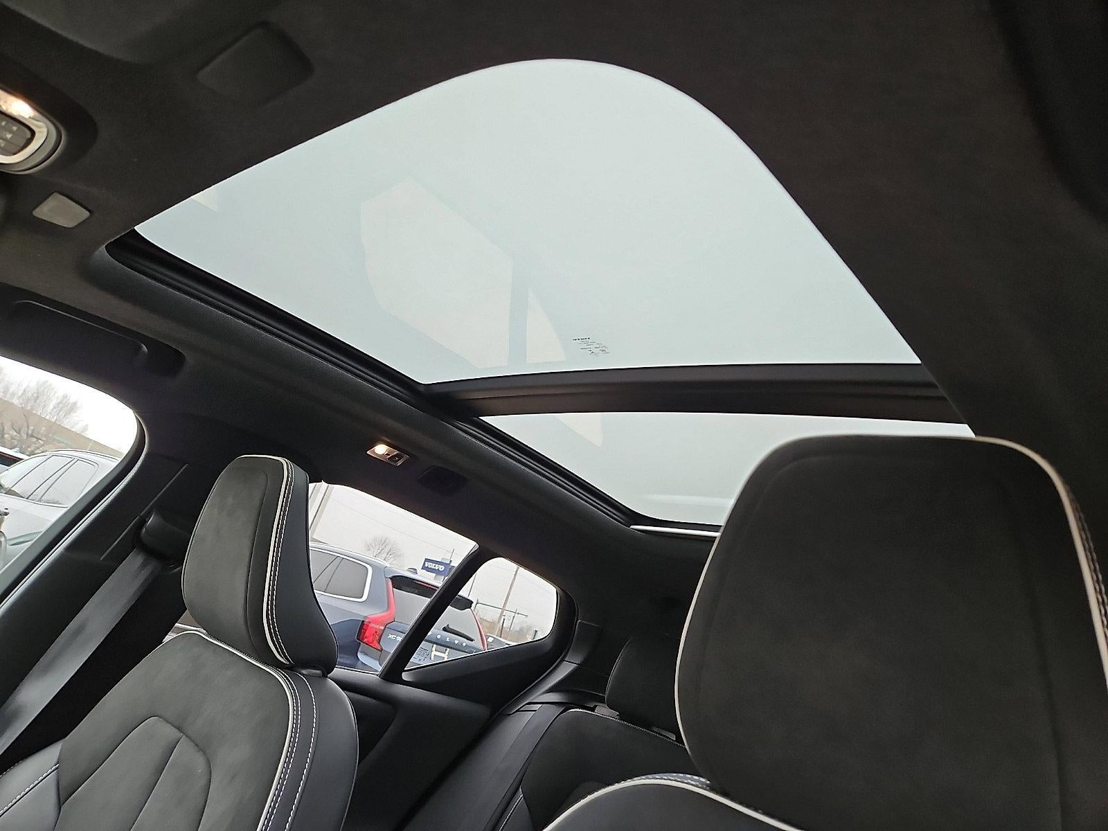 2021 Volvo XC40 T5 AWD R-Design