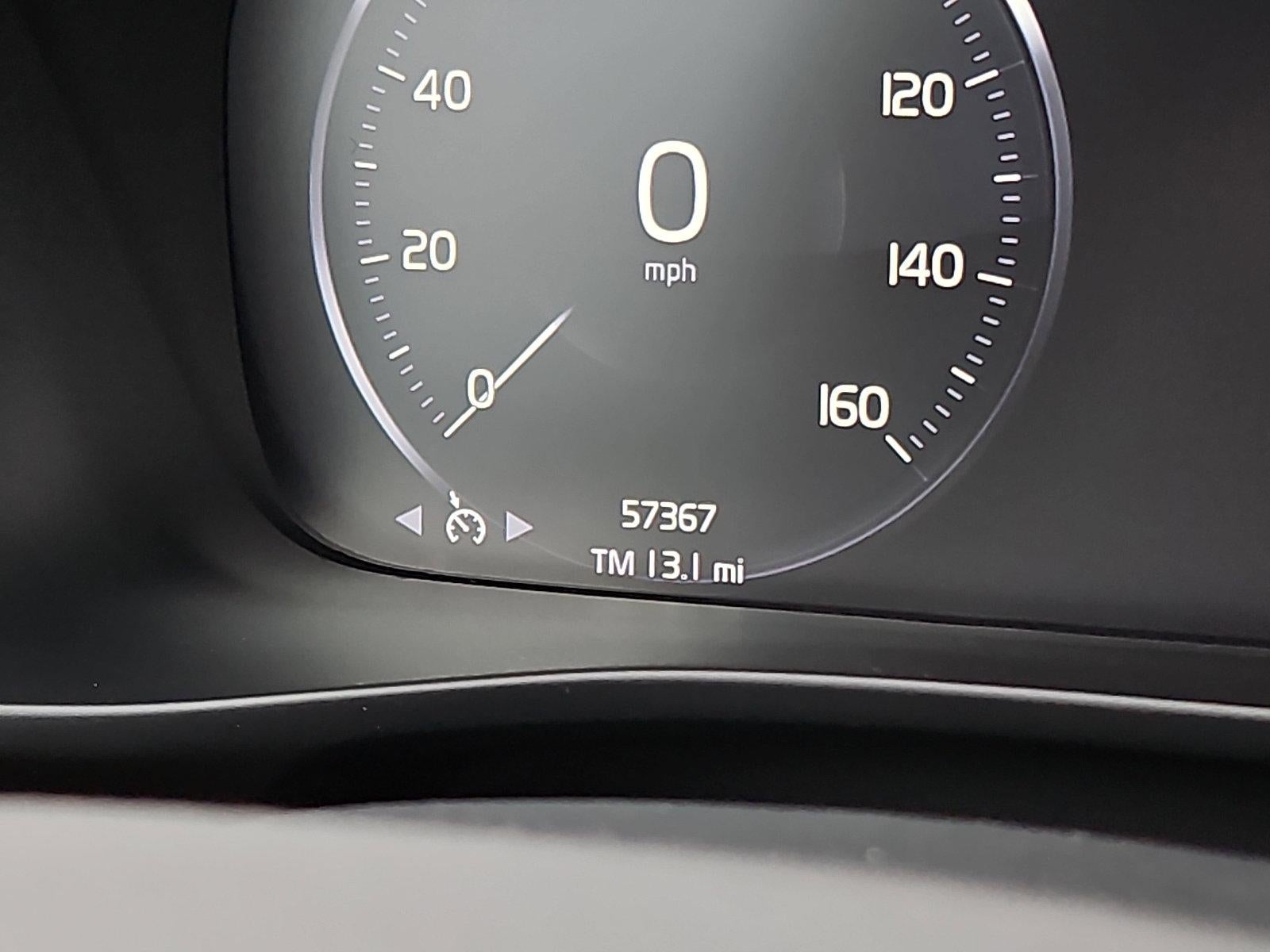 2021 Volvo XC40 T5 AWD R-Design