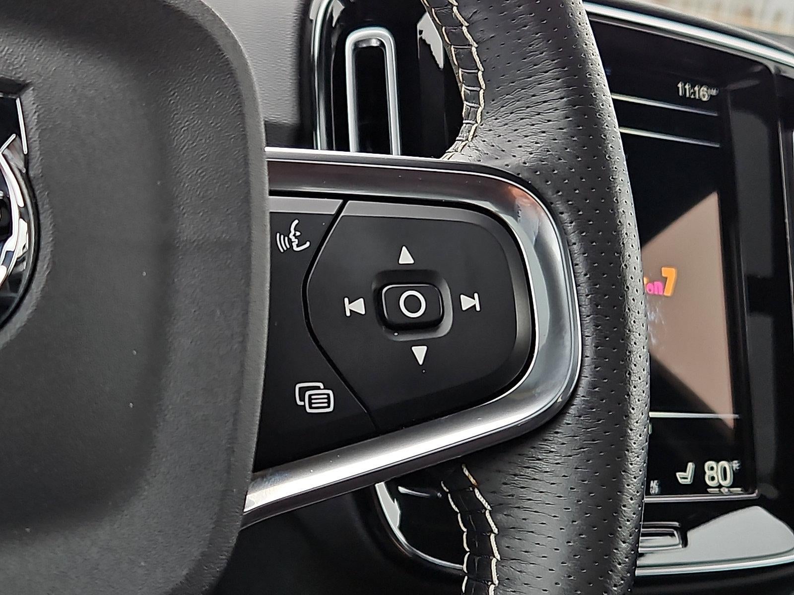 2021 Volvo XC40 T5 AWD R-Design