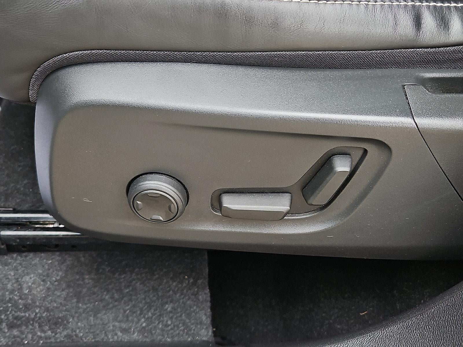 2021 Volvo XC40 T5 AWD R-Design