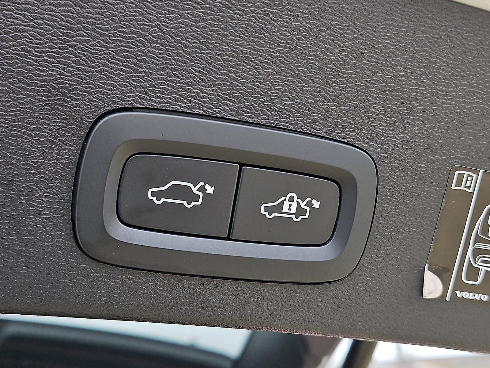 2021 Volvo XC40 T5 AWD R-Design