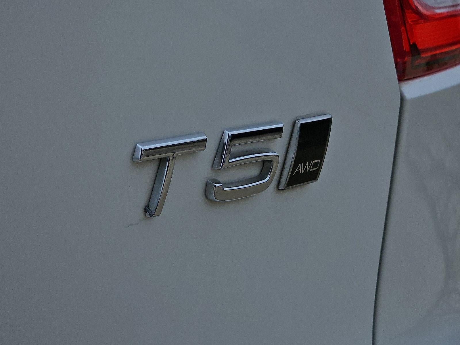 2021 Volvo XC40 T5 AWD R-Design