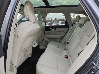 2020 Volvo XC60 T6 AWD Momentum
