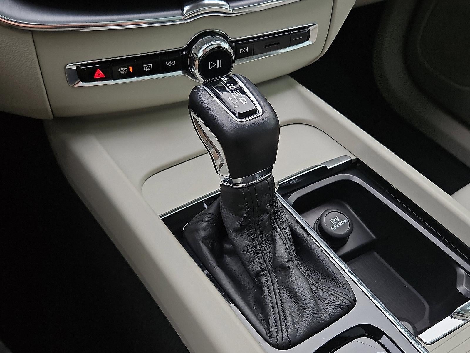 2020 Volvo XC60 T6 AWD Momentum