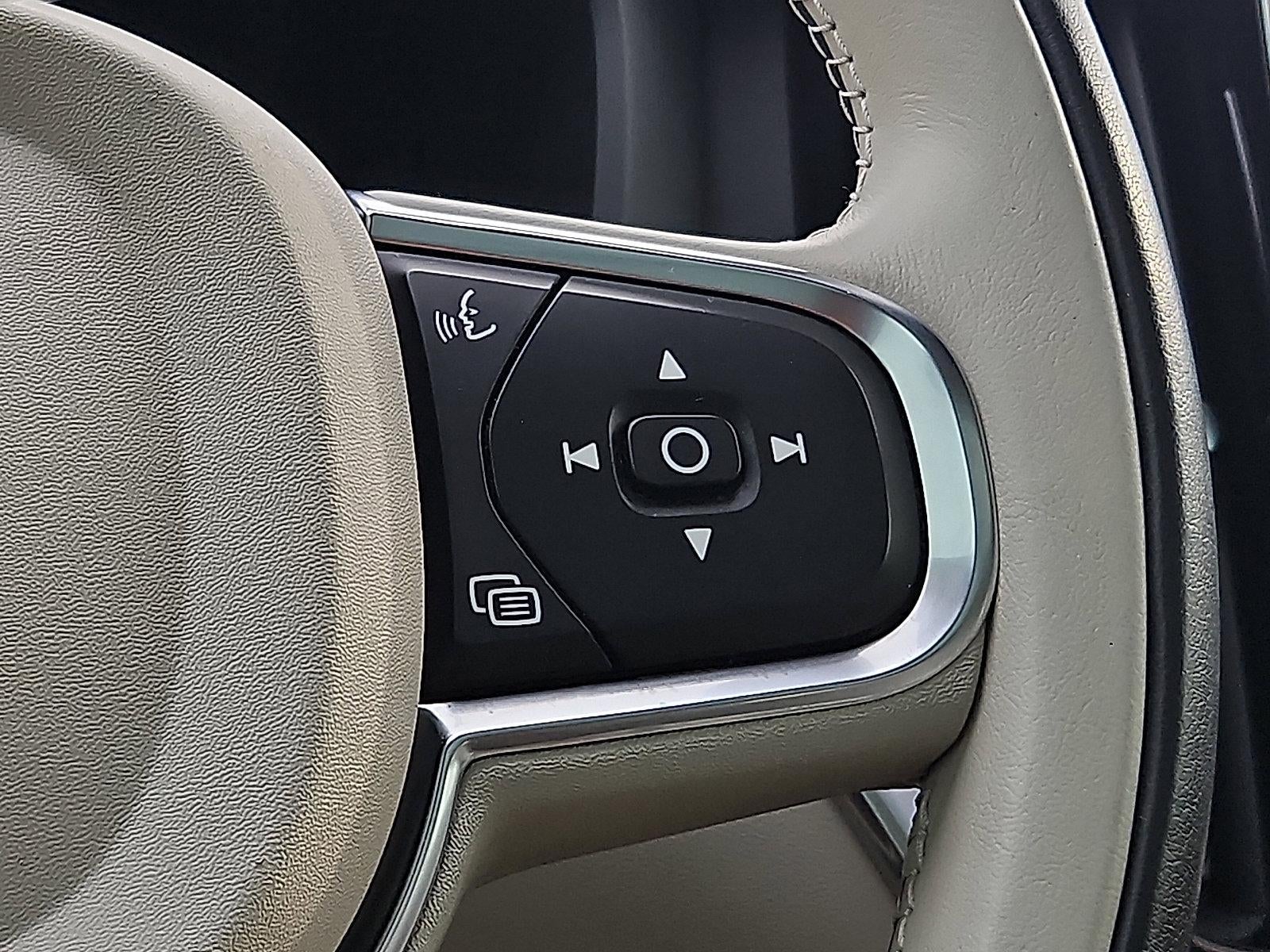 2020 Volvo XC60 T6 AWD Momentum