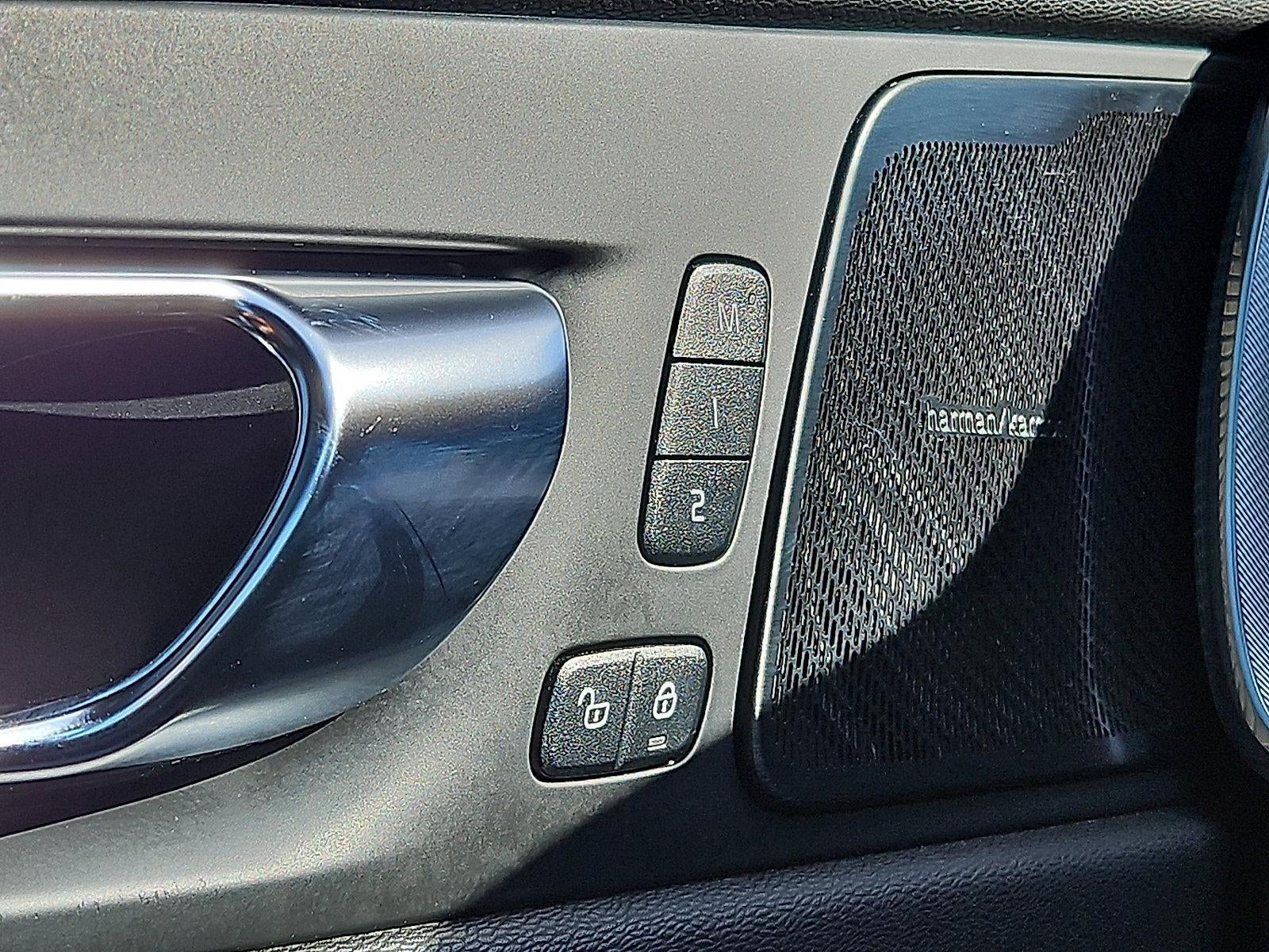 2021 Volvo XC60 T6 AWD R-Design