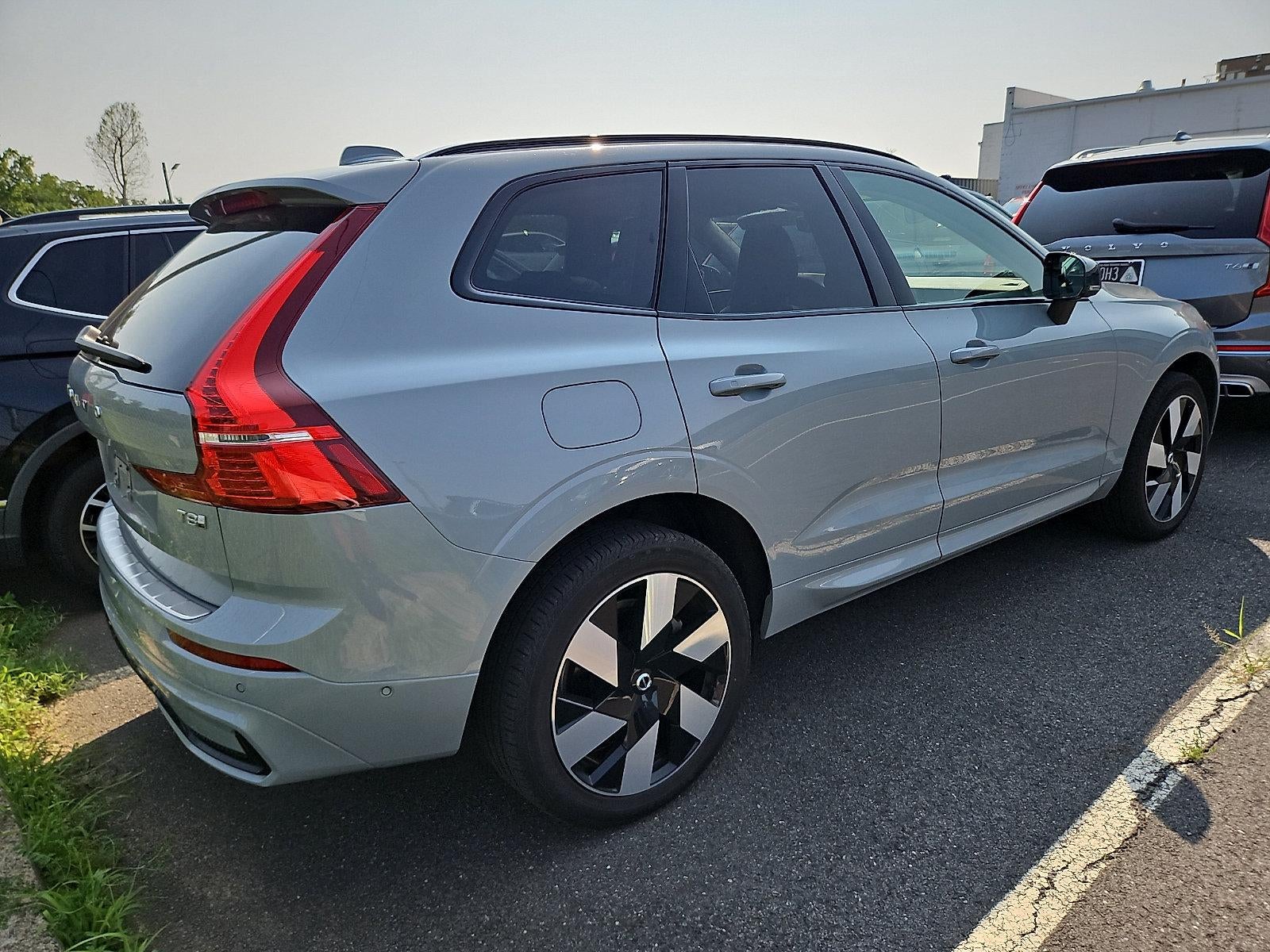 2025 Volvo XC60 Plug-In Hybrid T8 AWD Plus