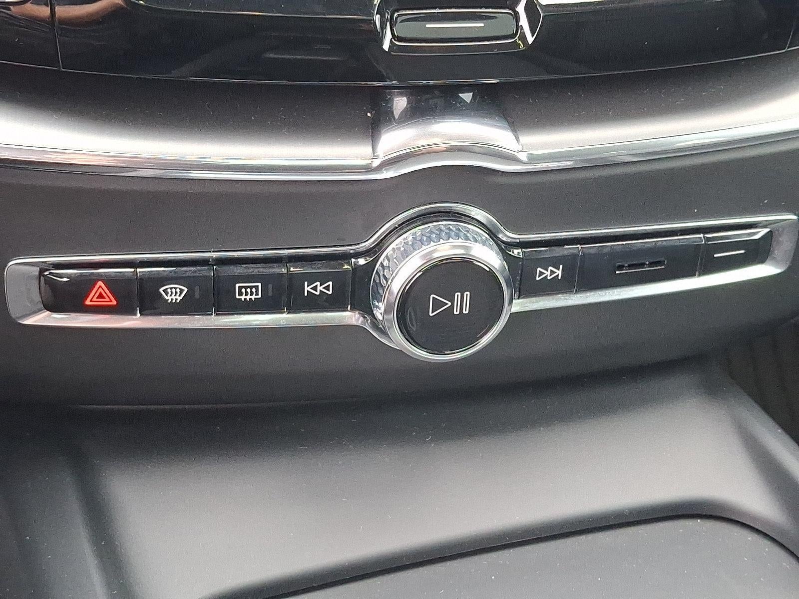 2024 Volvo XC60 B5 AWD Core Dark Theme