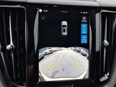 2024 Volvo XC60 B5 AWD Core Dark Theme
