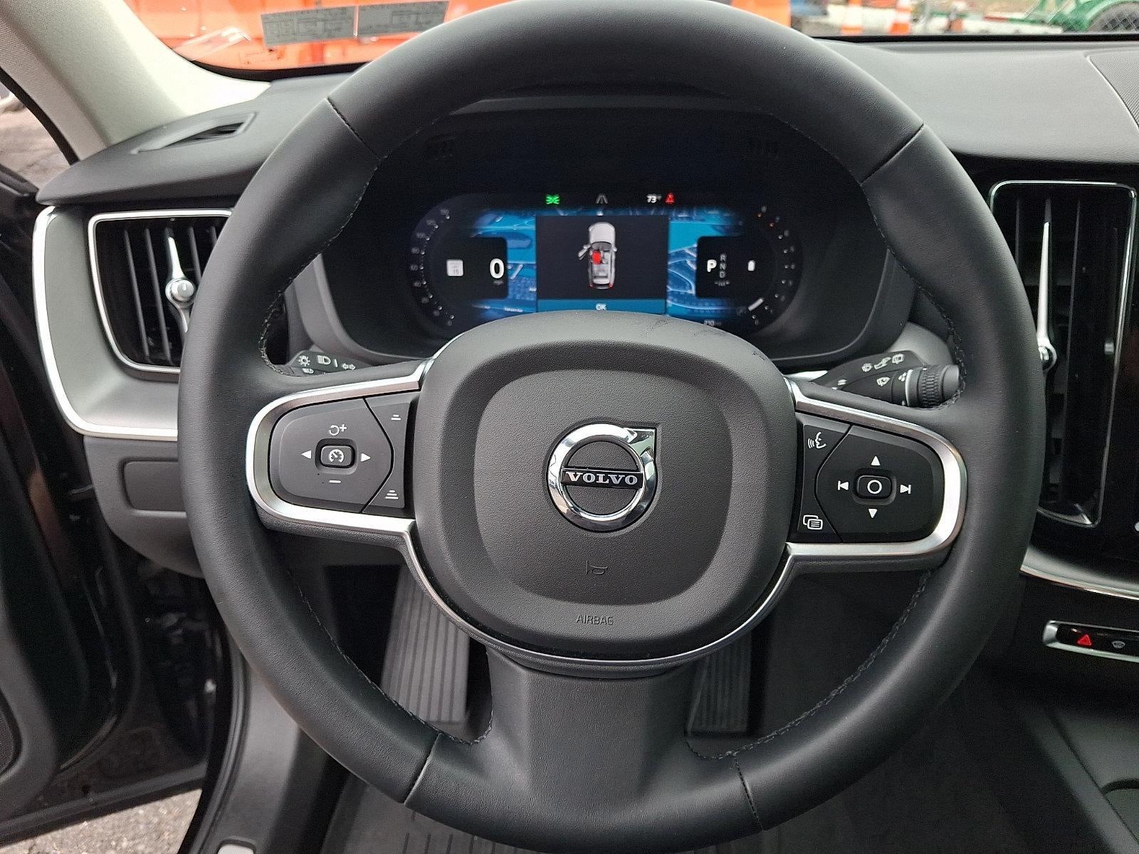 2024 Volvo XC60 B5 AWD Core Dark Theme