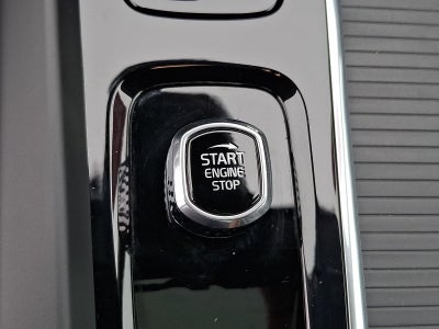 2024 Volvo XC60 B5 AWD Core Dark Theme