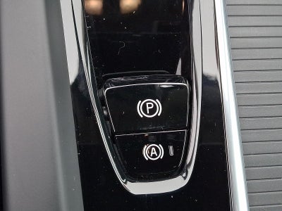 2024 Volvo XC60 B5 AWD Core Dark Theme