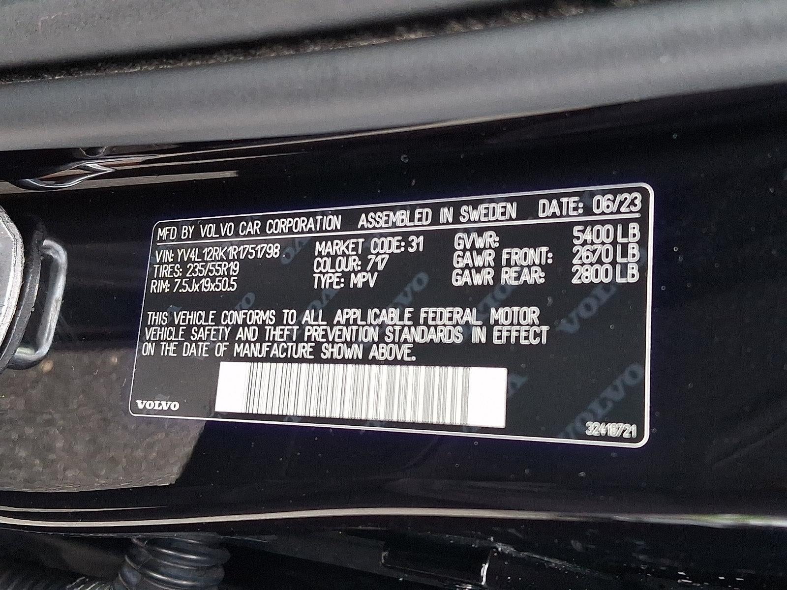 2024 Volvo XC60 B5 AWD Core Dark Theme