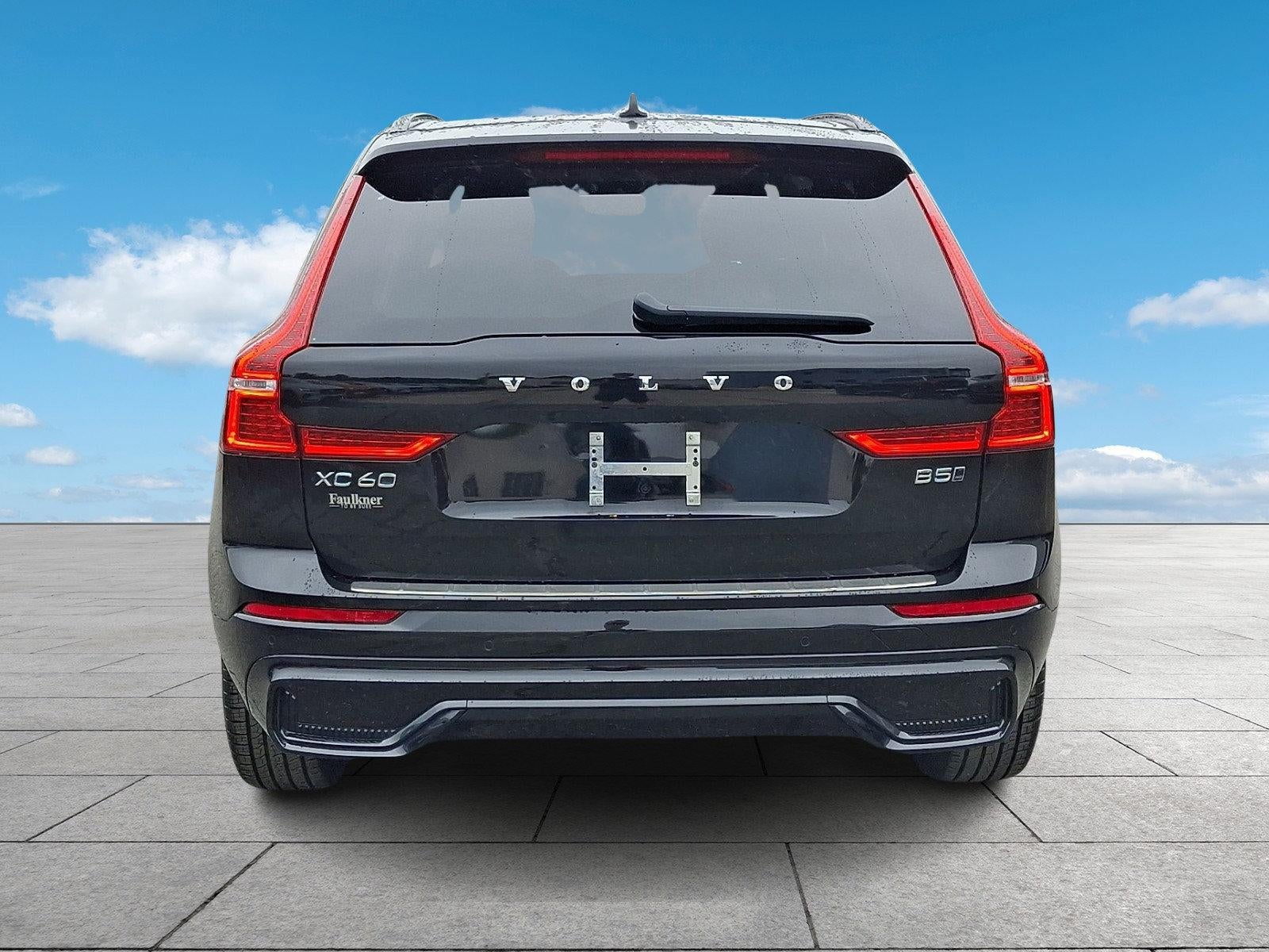 2024 Volvo XC60 B5 AWD Core Dark Theme