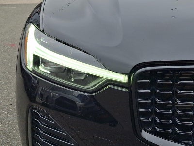 2024 Volvo XC60 B5 AWD Core Dark Theme