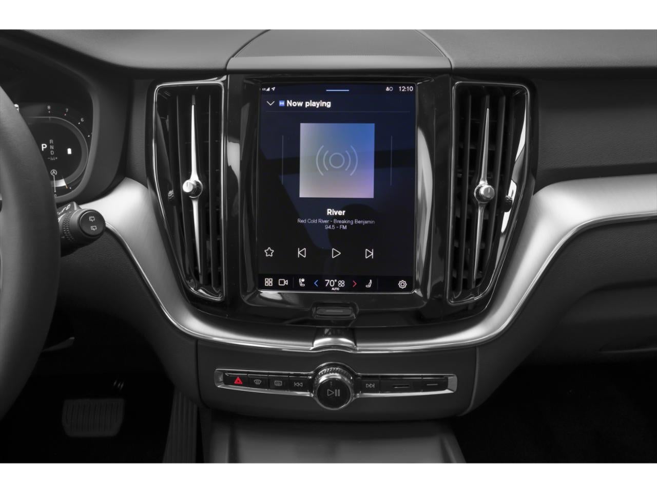 2024 Volvo XC60 B5 AWD Core Dark Theme