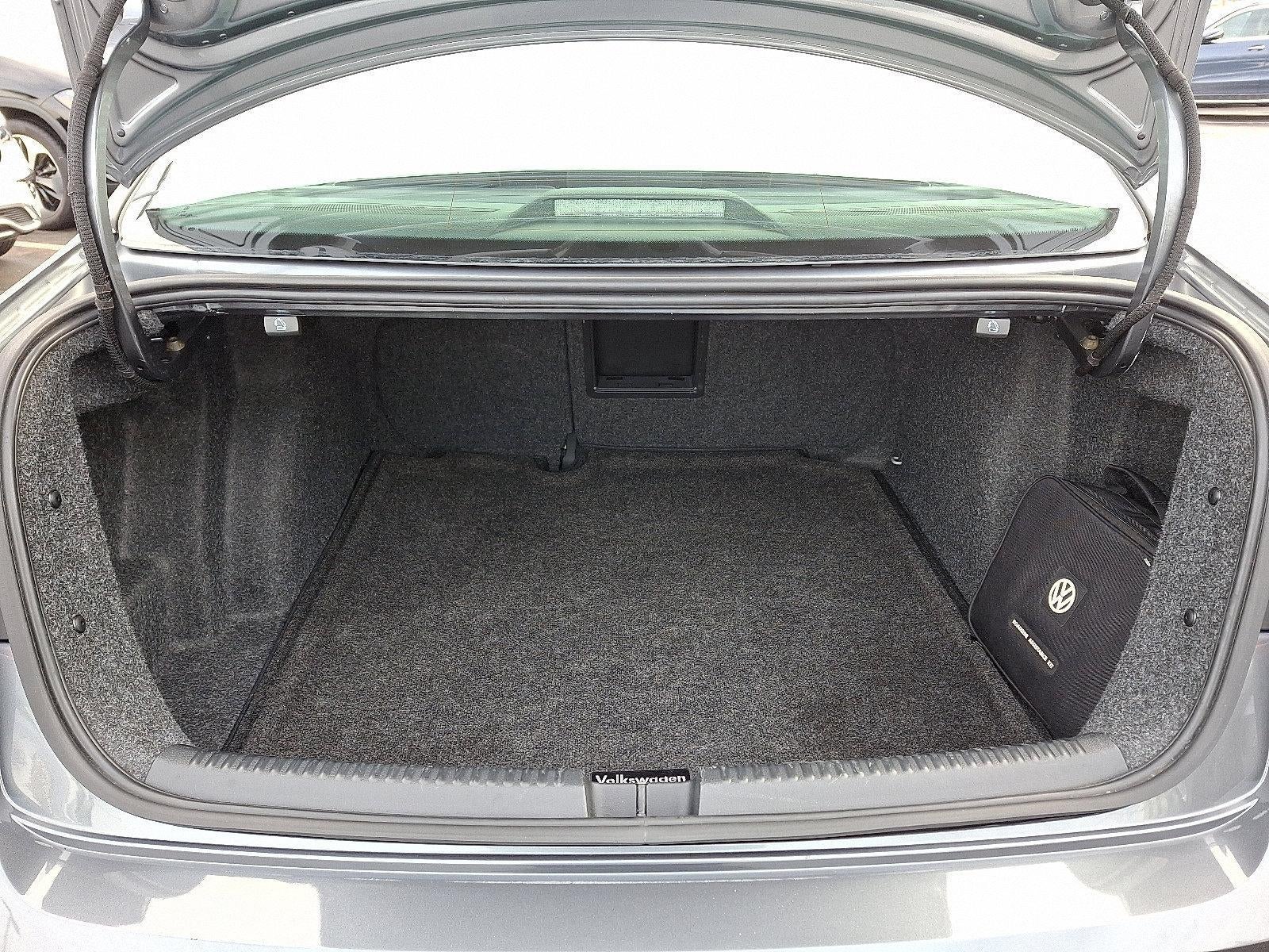 2016 Volkswagen Jetta 4dr Auto 1.8T SEL PZEV Sedan