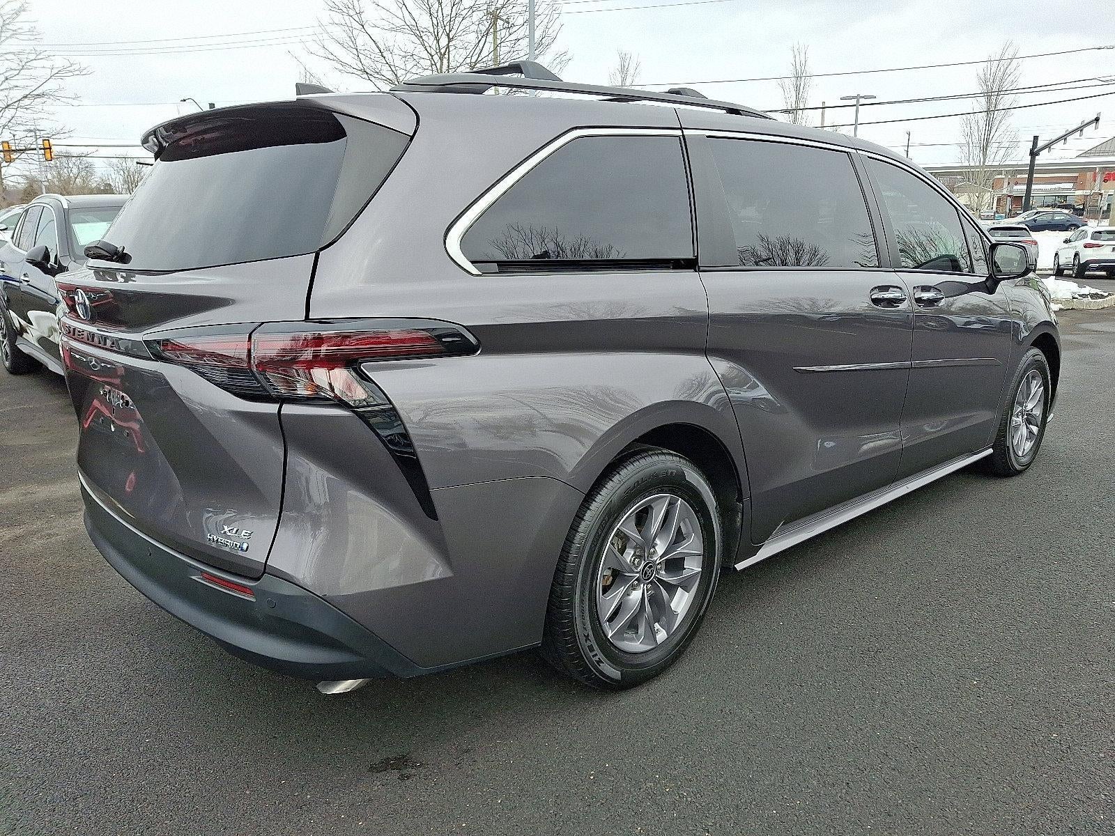 2023 Toyota Sienna XLE FWD 7-Passenger (Natl)