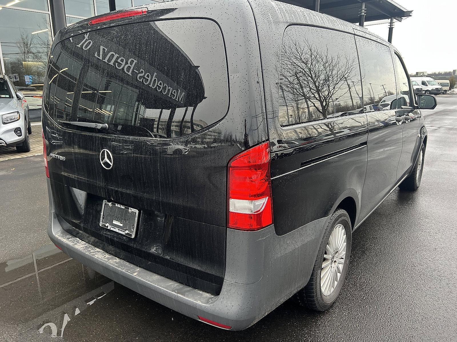 2021 Mercedes-Benz Metris Passenger Van Standard Roof 126" Wheelbase