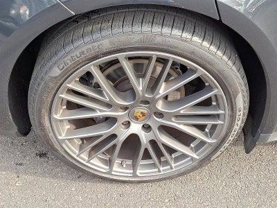 2022 Porsche Panamera 4 AWD