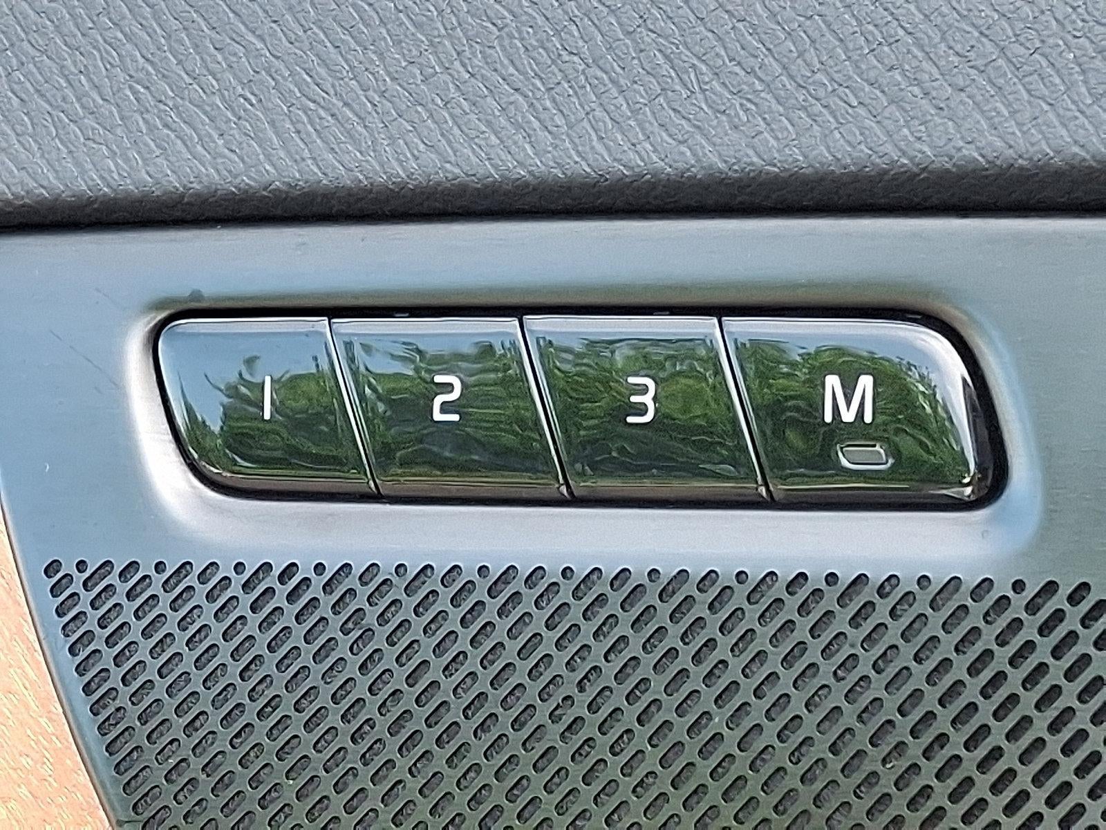 2022 Volvo XC90 Recharge Plug-In Hybrid T8 eAWD PHEV Inscription Expression 6P Ext Range