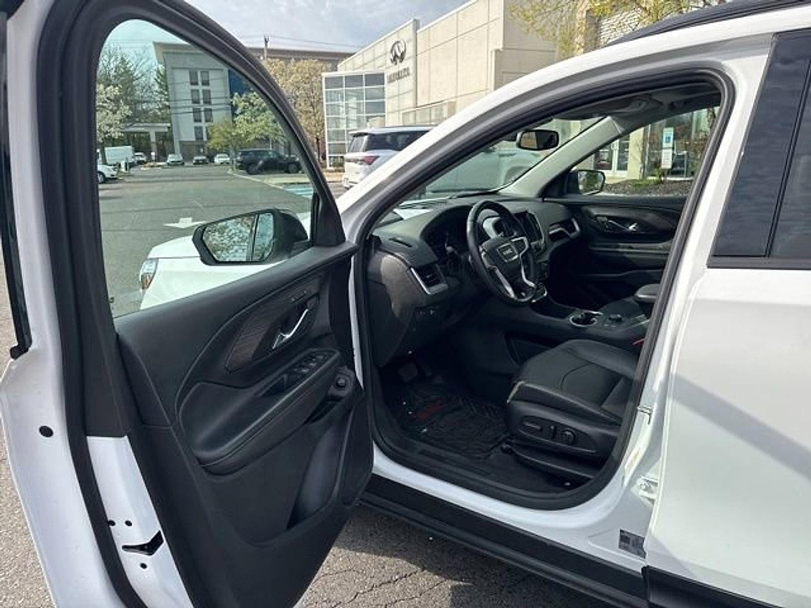 2023 GMC Terrain FWD 4dr SLT