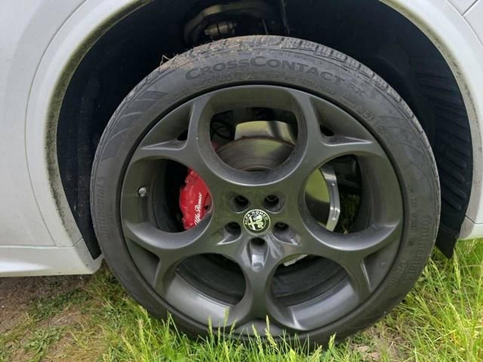 2023 Alfa Romeo Stelvio Veloce AWD