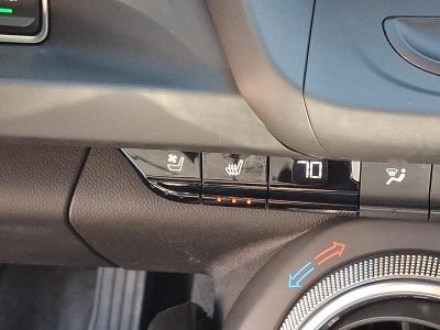 2021 Chevrolet Camaro 2dr Coupe 2LT