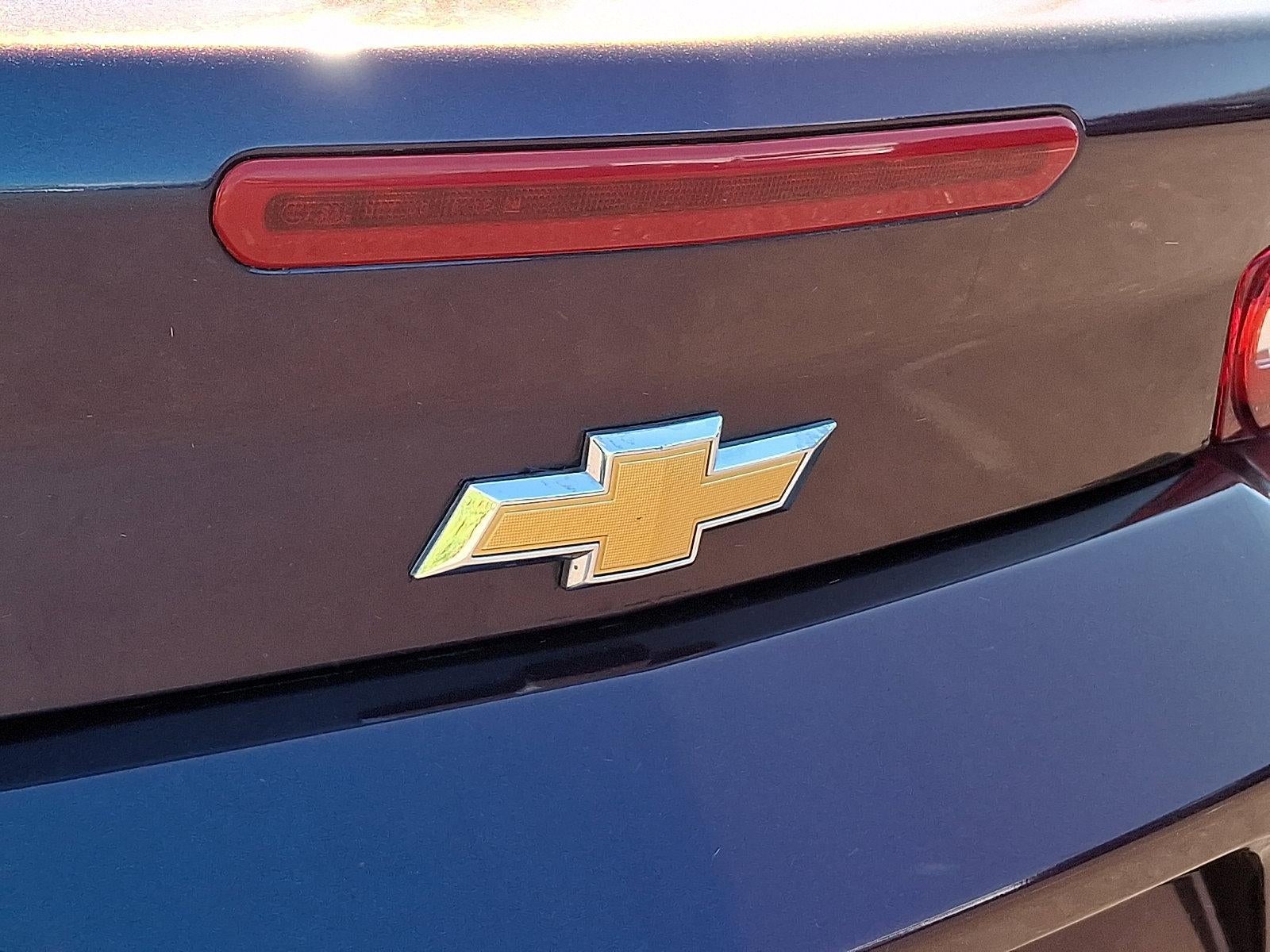 2021 Chevrolet Camaro 2dr Coupe 2LT
