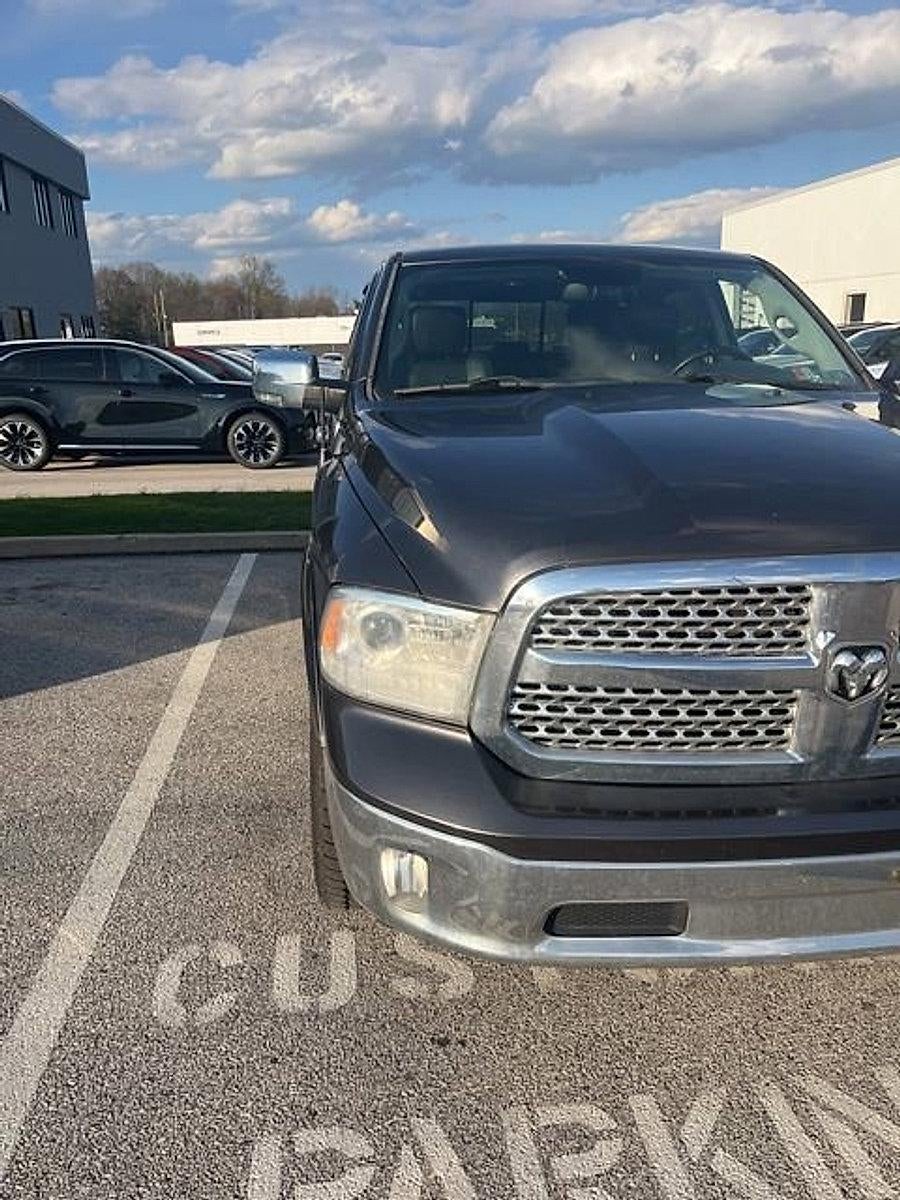 2016 RAM 1500 4WD Crew Cab 5.7 Ft Box Laramie