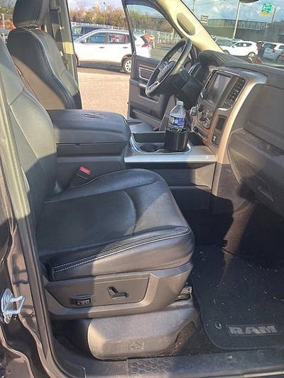 2016 RAM 1500 4WD Crew Cab 5.7 Ft Box Laramie