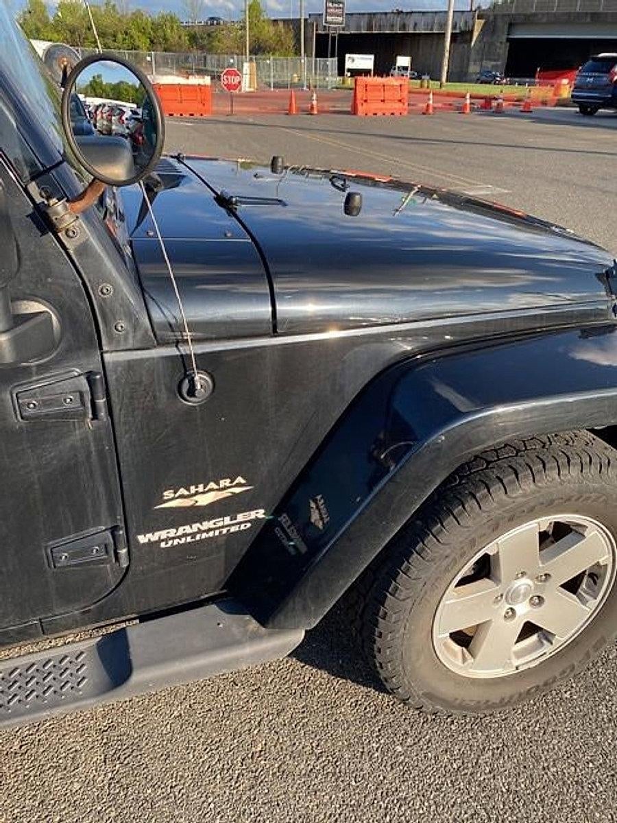 2011 Jeep Wrangler Unlimited 4WD 4dr Sahara