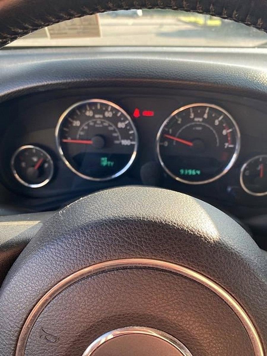 2011 Jeep Wrangler Unlimited 4WD 4dr Sahara