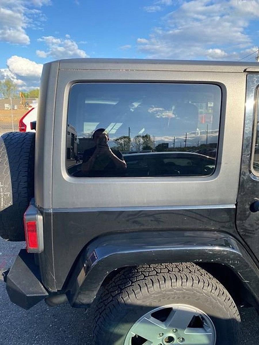 2011 Jeep Wrangler Unlimited 4WD 4dr Sahara
