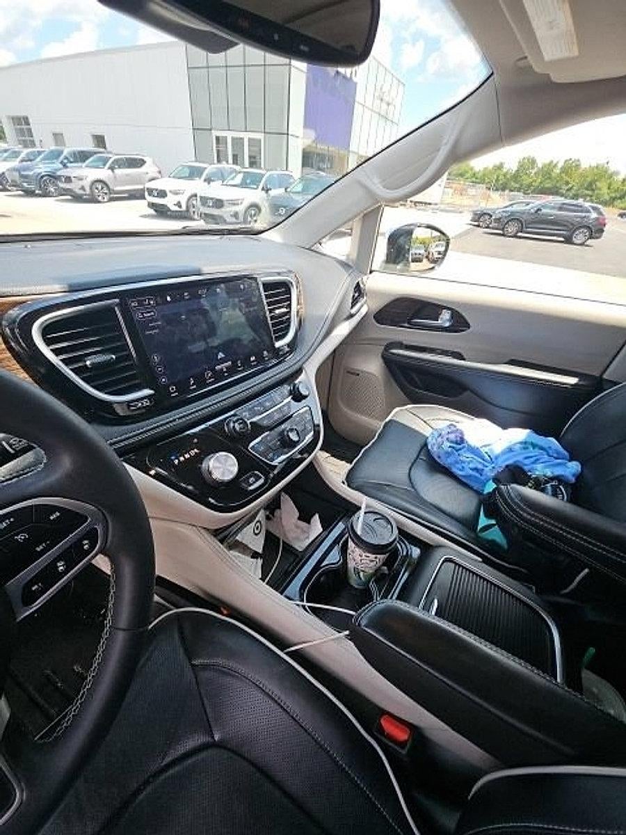 2022 Chrysler Pacifica Limited AWD