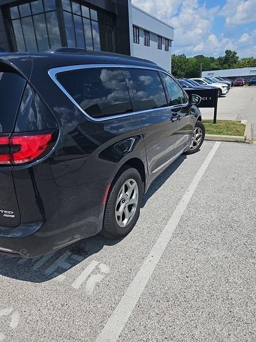 2022 Chrysler Pacifica Limited AWD