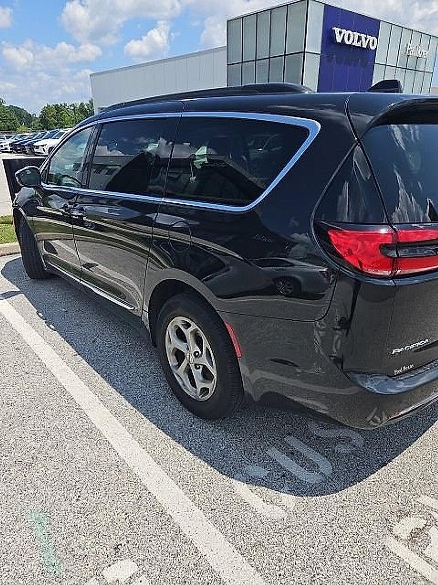 2022 Chrysler Pacifica Limited AWD