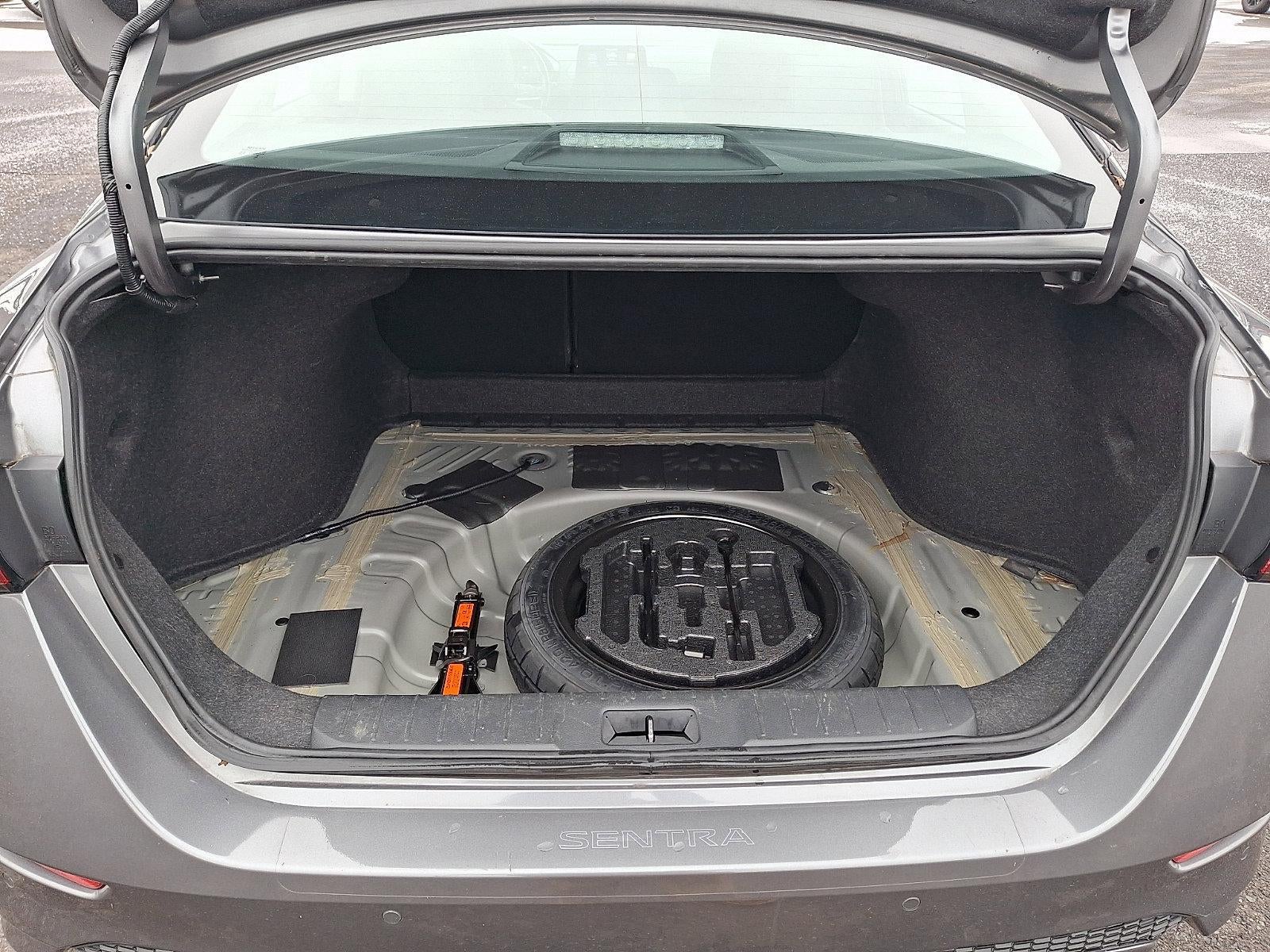 2023 Nissan Sentra SR CVT