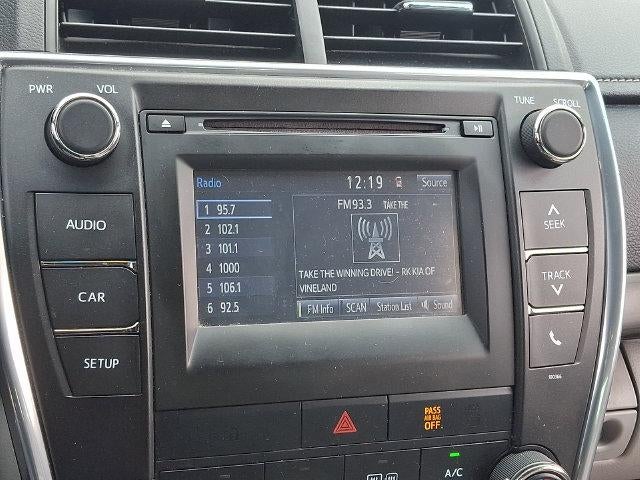 2015 Toyota Camry 4dr Sdn I4 Auto LE (SE)