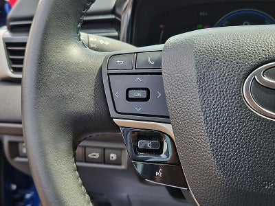 2025 Toyota Camry LE (SE)