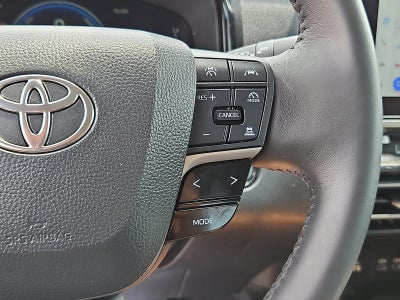 2025 Toyota Camry LE (SE)