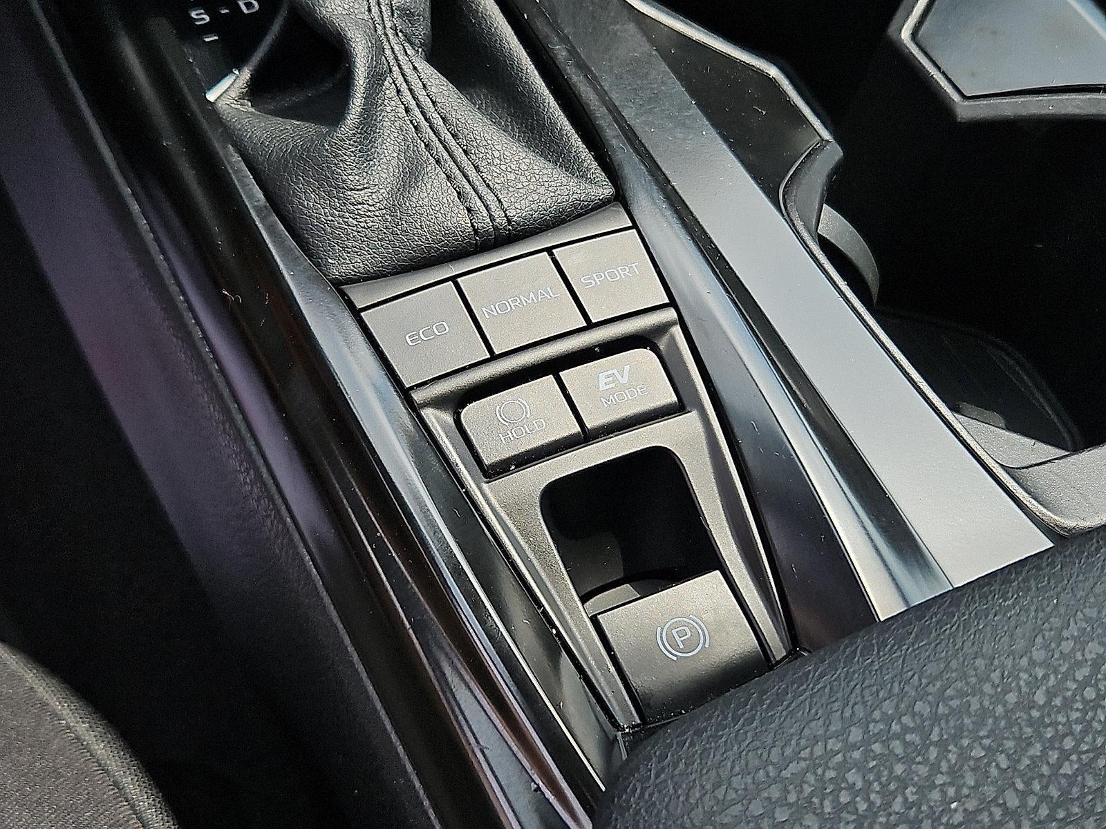 2025 Toyota Camry LE (SE)