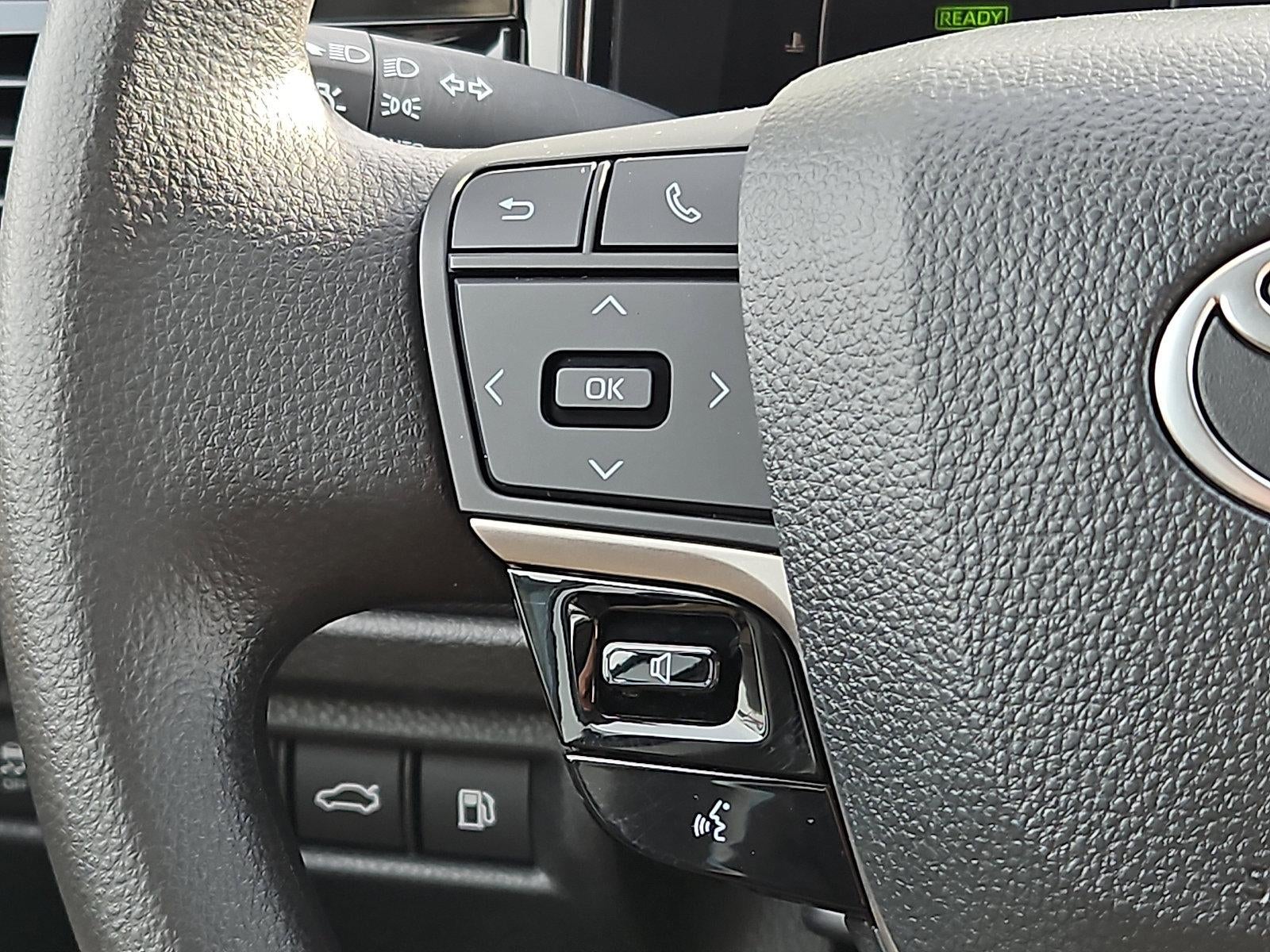 2025 Toyota Camry LE AWD (Natl)