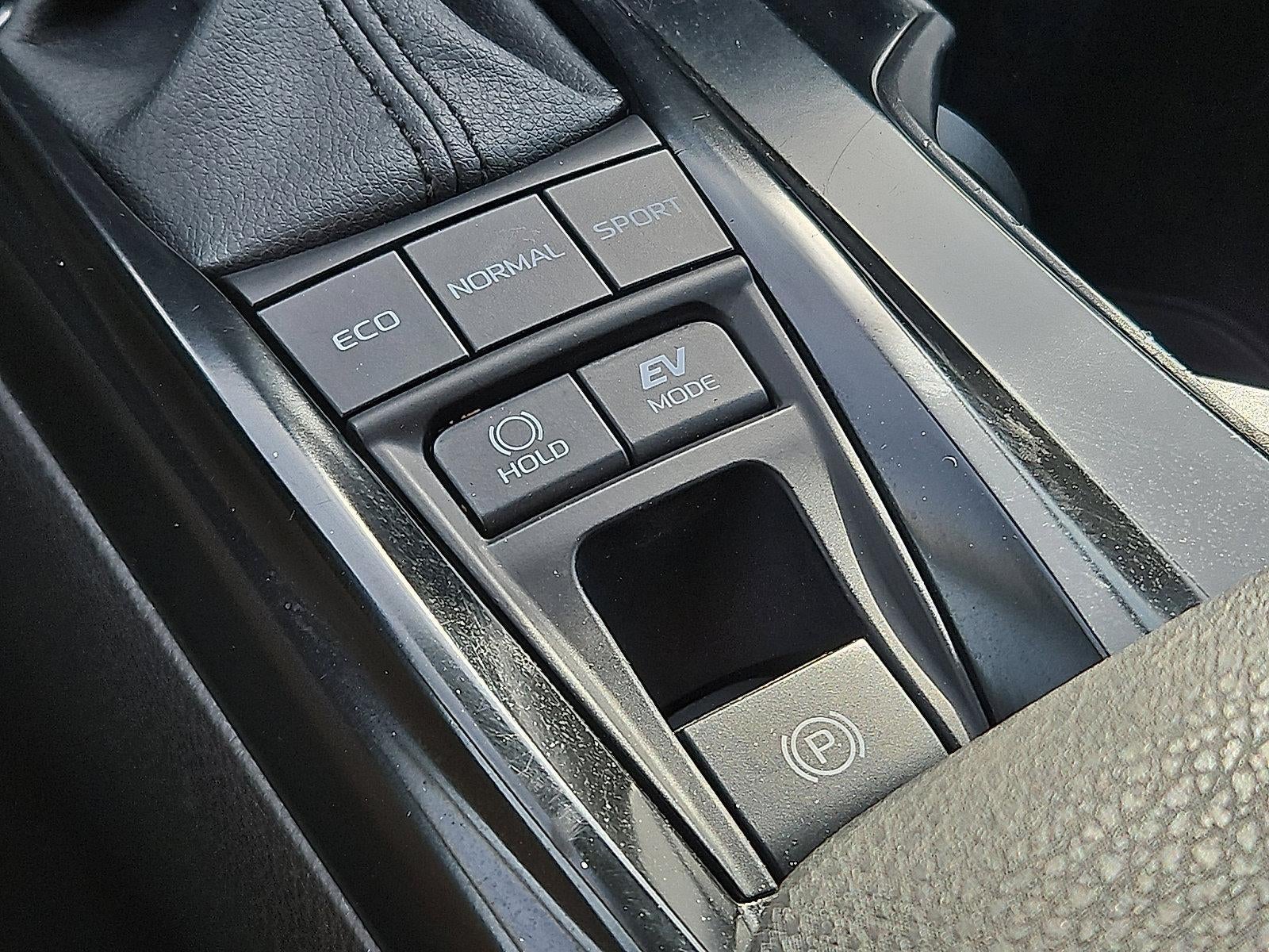 2025 Toyota Camry LE AWD (Natl)