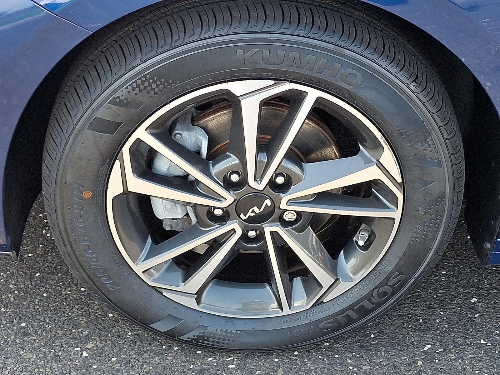 2023 Kia Forte LXS IVT