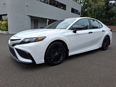2021 Toyota Camry SE Nightshade Auto (Natl)